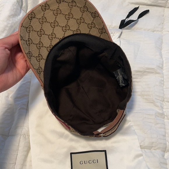 Authentic women’s Gucci hat (dust bag not included) - Picture 3 of 4